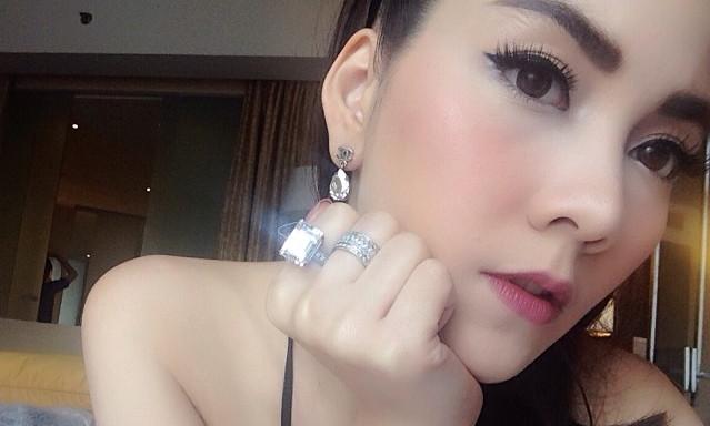 ซูมชัดๆ วุ้นเส้น เมีย ชาคริต หน้าเป๊ะเว่อร์